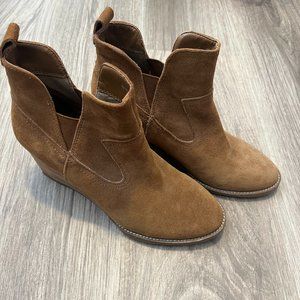 Waterproof Camel Suede Blondo Shoes with Wedge Heel